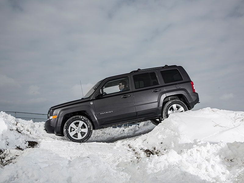 2016_Jeep-Patriot-crawling-on-snow.jpg