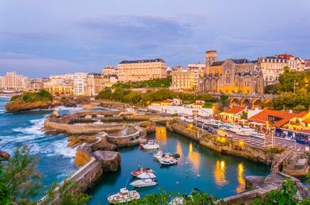 Flights to the city of Biarritz