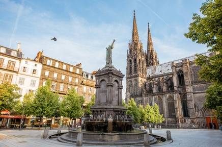 Flights to the city of Clermont-Ferrand