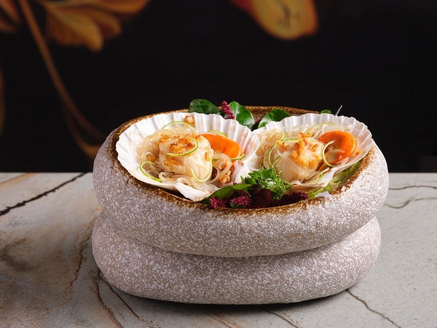 Steamed hand-dived scallops, rice noodles, sesame oil, spring onion