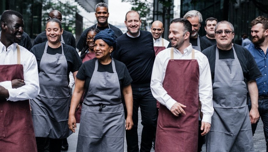 Simon Boyle and Beyond Food apprentices donate 3500 meals to charity