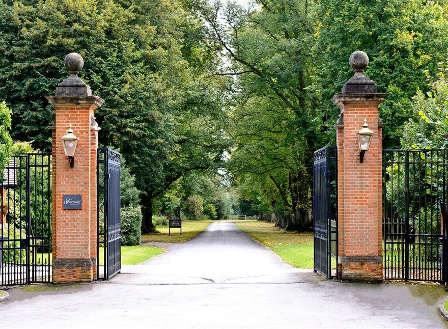 Fairmont Windsor Park - Front Gate-1