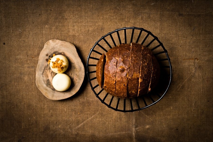 Beer-soaked spelt loaf, chicken and cultured butter