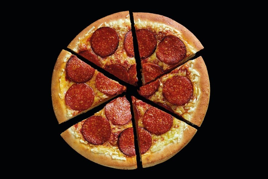 Pizza Hut vegan pepperphoni pizza